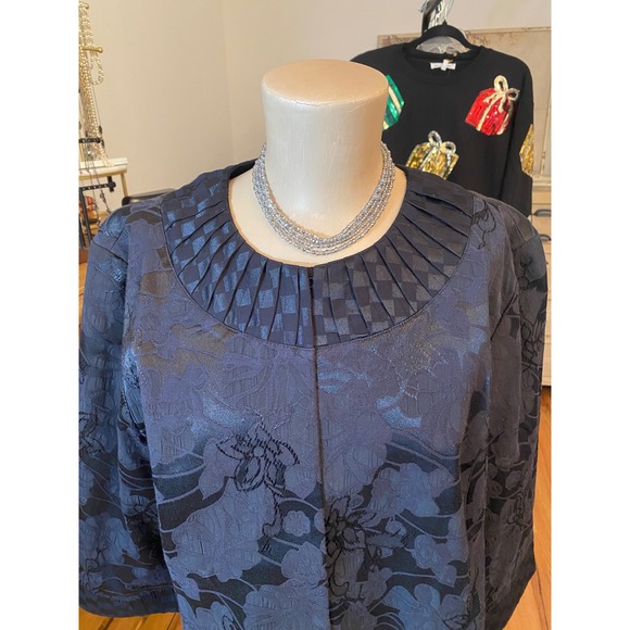 Chico's‎ Black Floral Jacquard Pleated Neck 3/4 Sleeve Jacket Blazer Size 3 - Picture 2 of 14